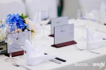 La señalización de mesa inteligente de YalaTech patrocinó el China Business Experience Maker Festival